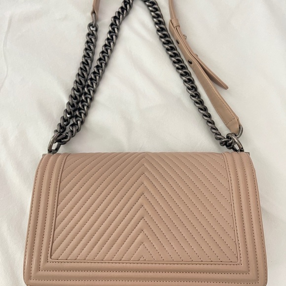 Chanel Boy Flap Bag Chevron Lambskin Old Medium - Picture 6 of 14